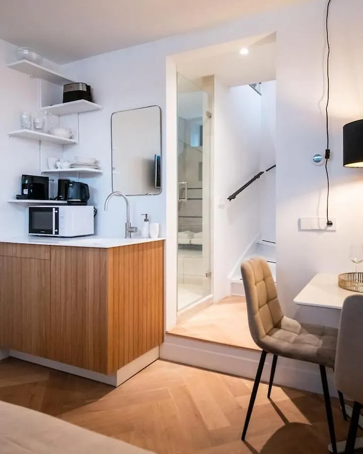 Beautiful Amstel Houseboat Apartment Amsterdam